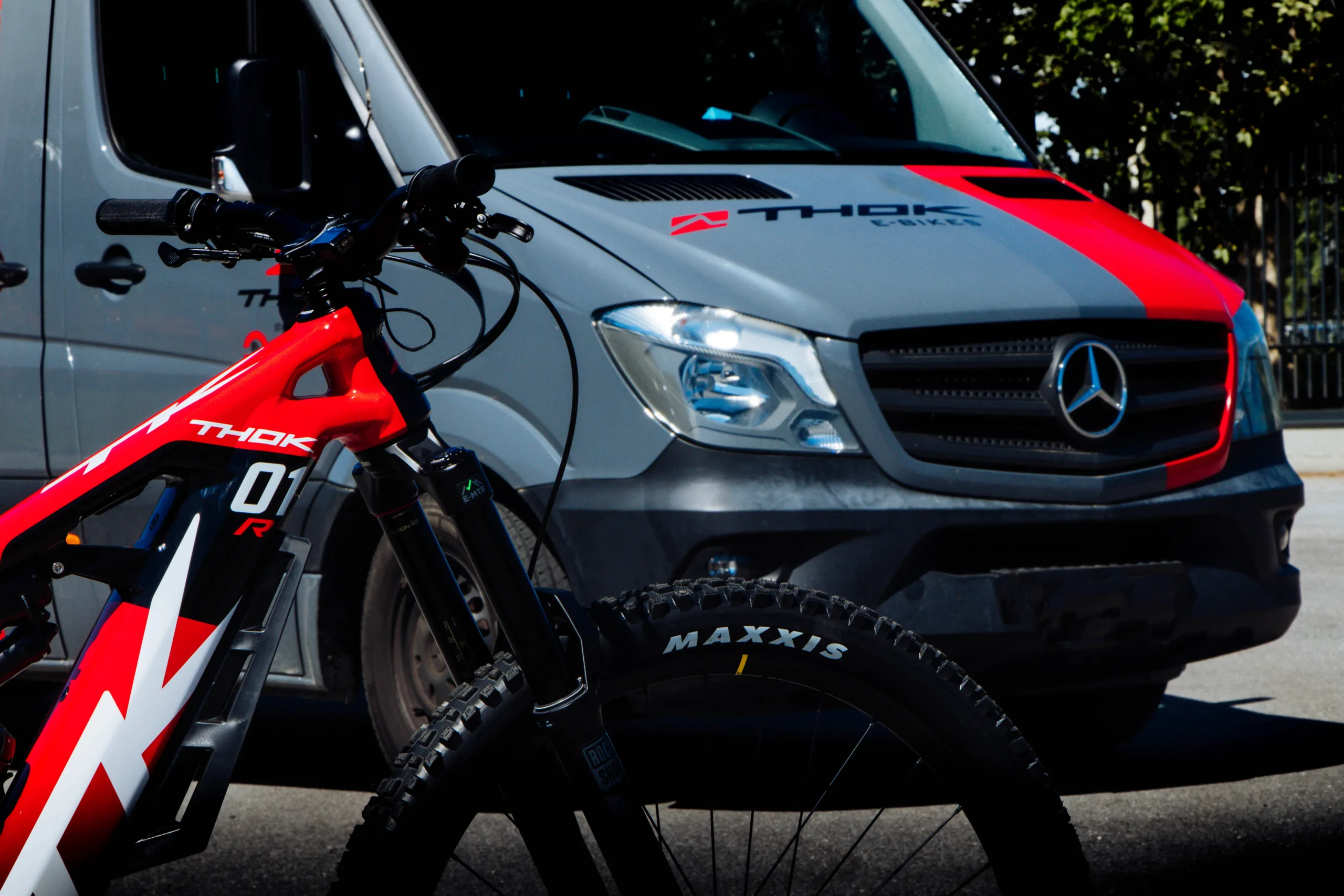 Thok news - THOK E-BIKES E MERCEDES-BENZ VANS: BICICLETTE, AUTO E SPORT